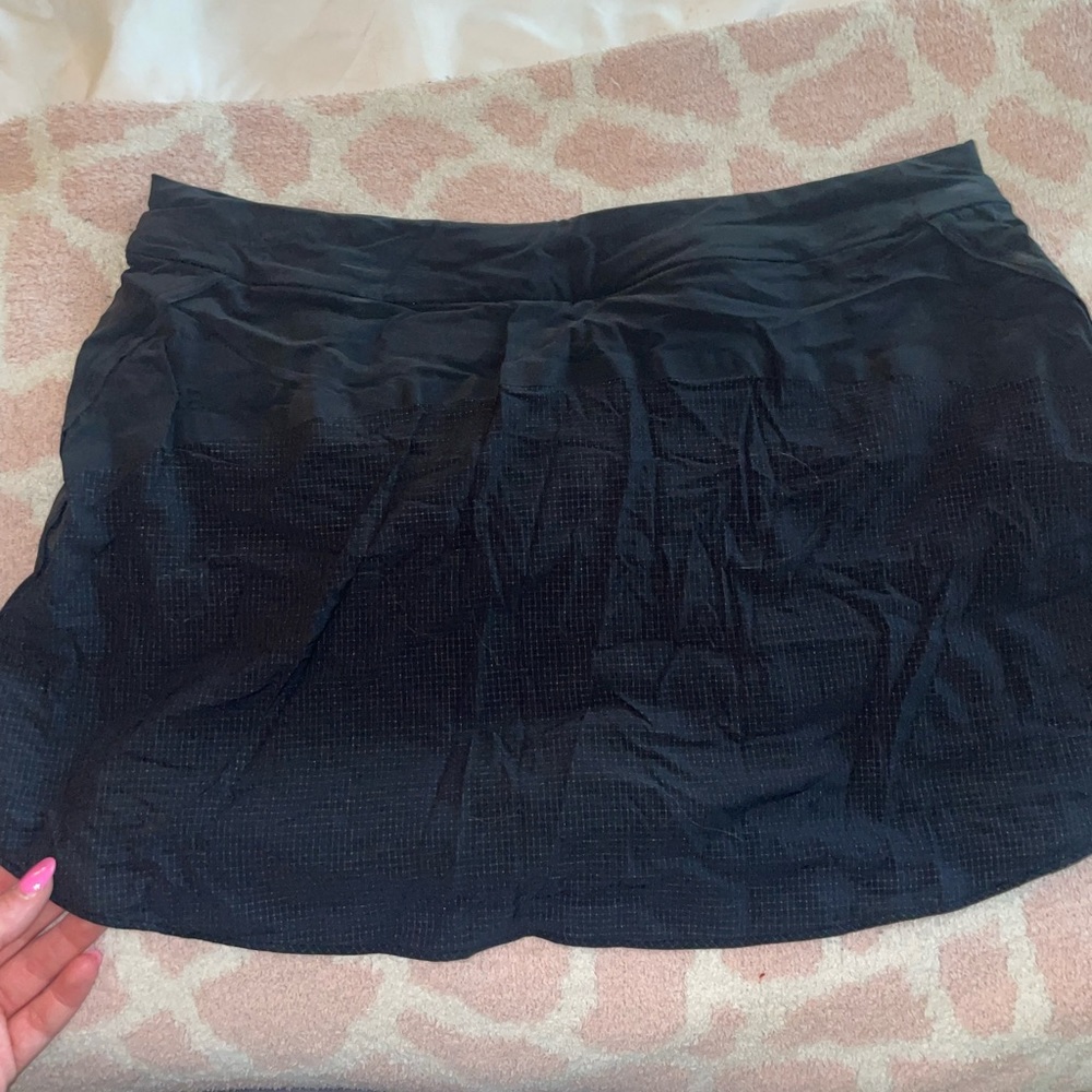 Outdoor Voices Black Tennis Skirt - size medium!